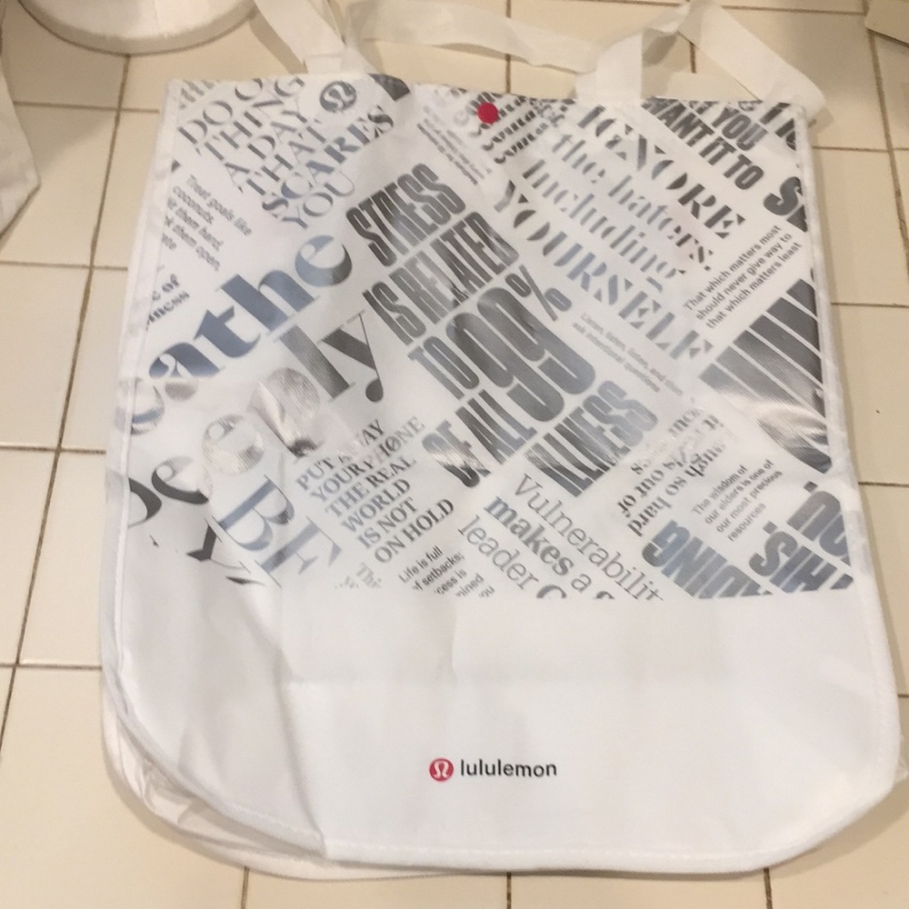 14x16x6” lululemon shopping tote